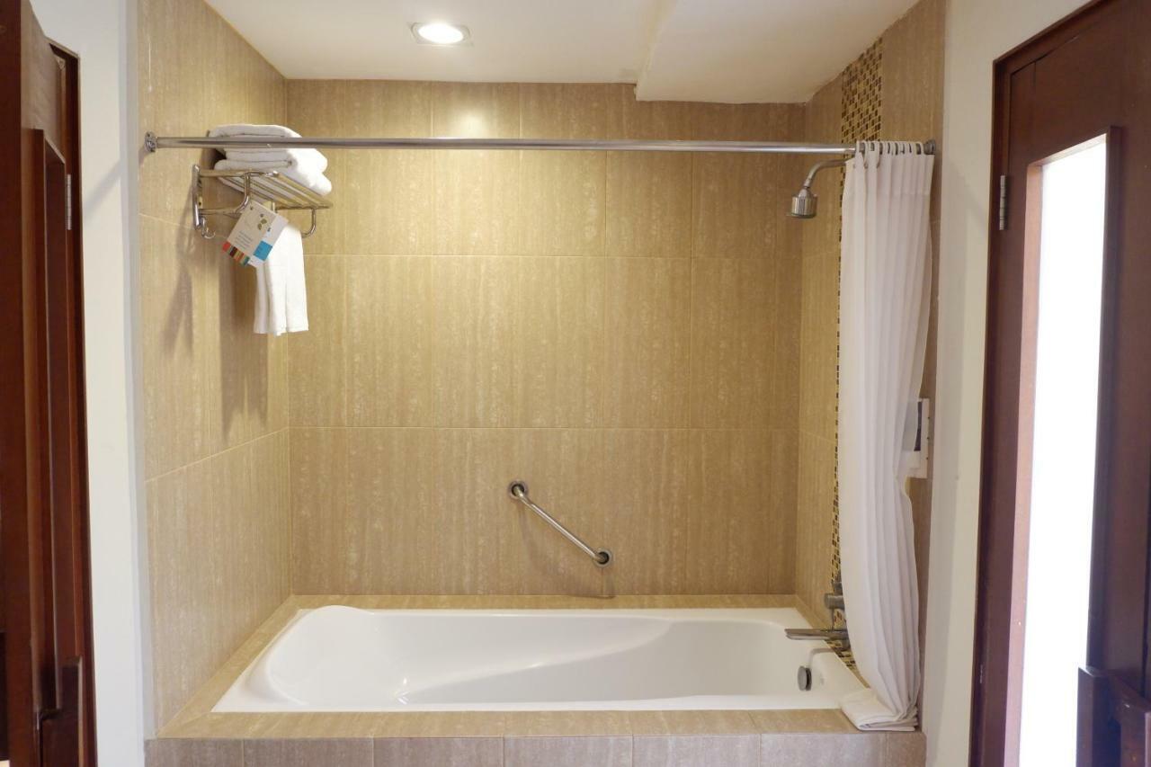 Ibis Styles Bali - Chse Certified Hotel 4*